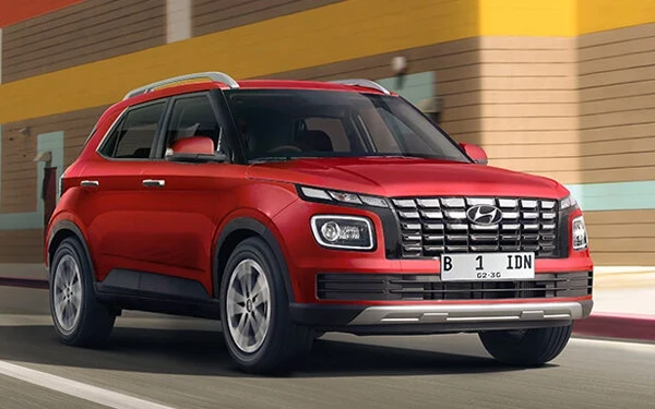hyundai-venue-front-jakarta